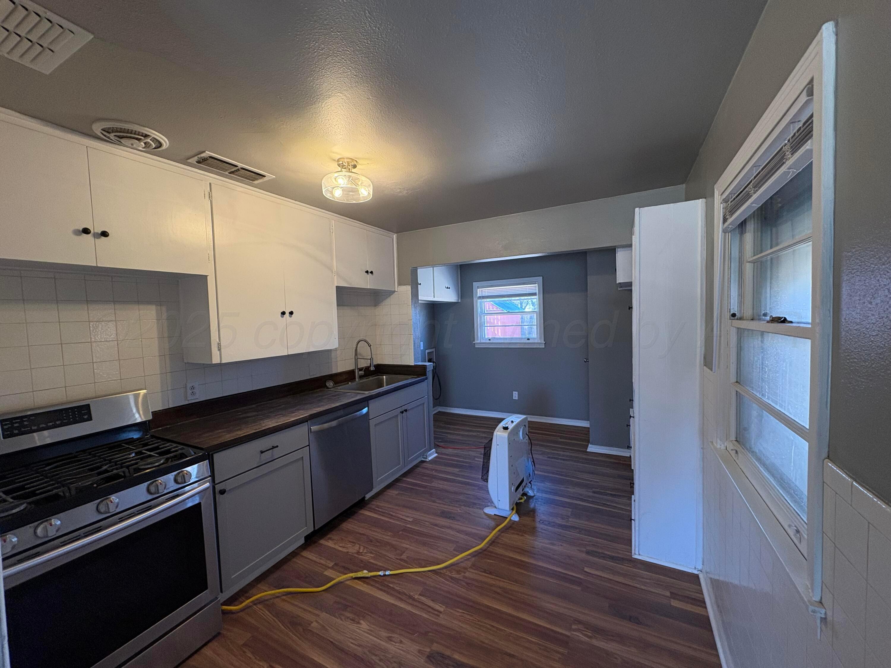 4008 Gables Street Amarillo, TX 79110 - Photo 3 of 8 IMG_9723