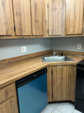 $1,900 | 1003 Green Pine Boulevard, Unit E2, West Palm Beach, FL 33409