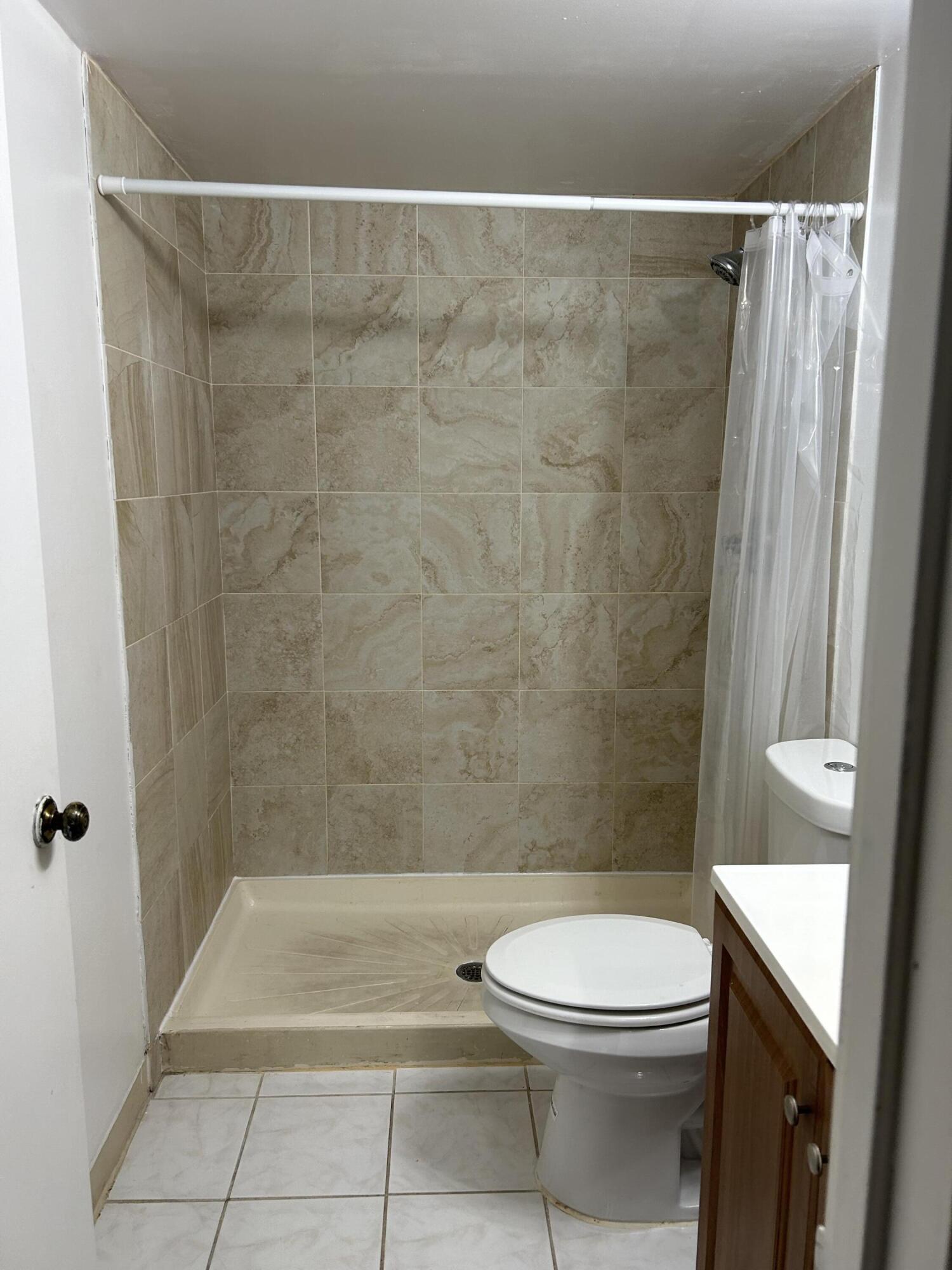 1003 Green Pine Boulevard, Unit E2 West Palm Beach, FL 33409 - Photo 9 of 13 BATH