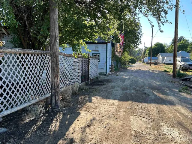 $220,000 | 309 East C Street, Shoshone, ID 83352