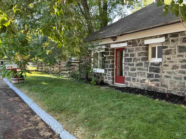 $220,000 | 309 East C Street, Shoshone, ID 83352