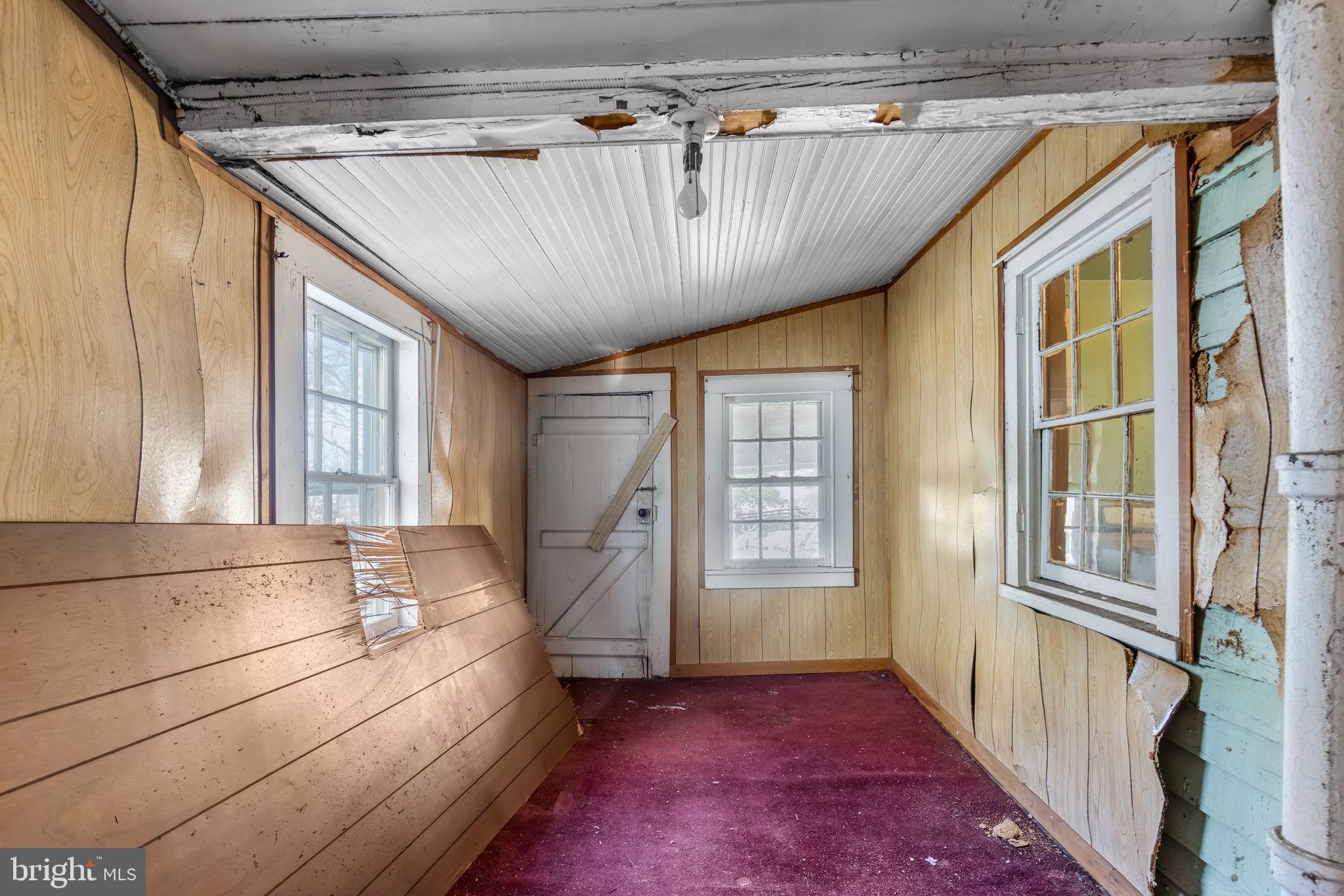 169 East Main Street Orange, VA 22960 - Photo 14 of 27 a view of an entryway
