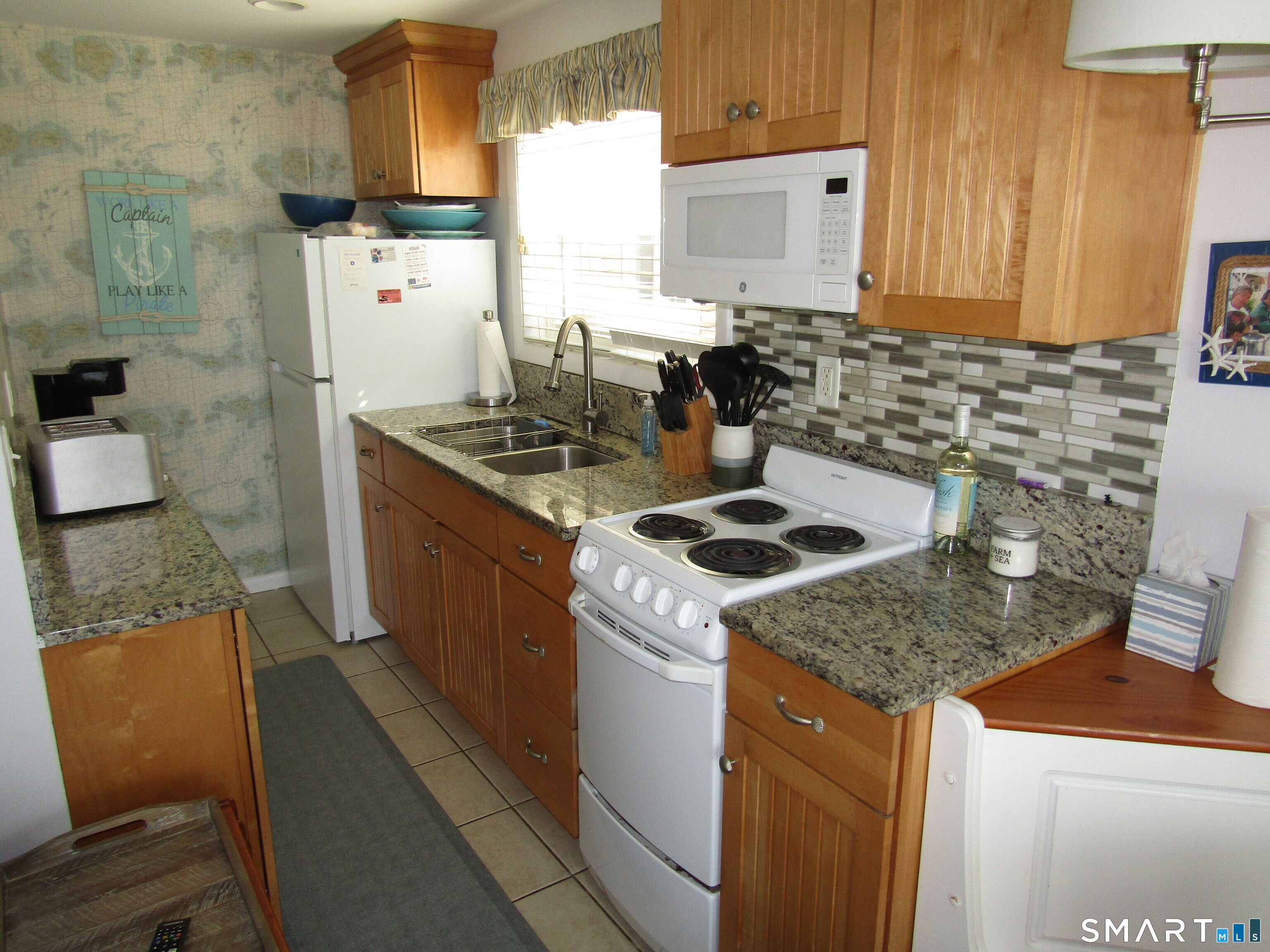 82 Old Colony Road, Unit 2 Old Lyme, CT 06371 - Photo 9 of 19 Gallery Image 9