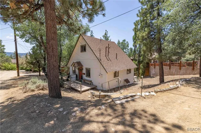 $459,000 | 1118 Bruin Trail, Fawnskin, CA 92333