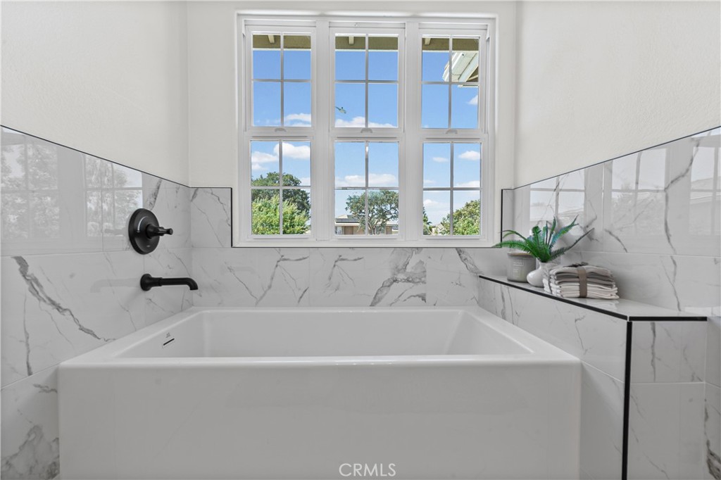 924 Riata Court Paso Robles, CA 93446 - Photo 18 of 46 New Soaking Tub