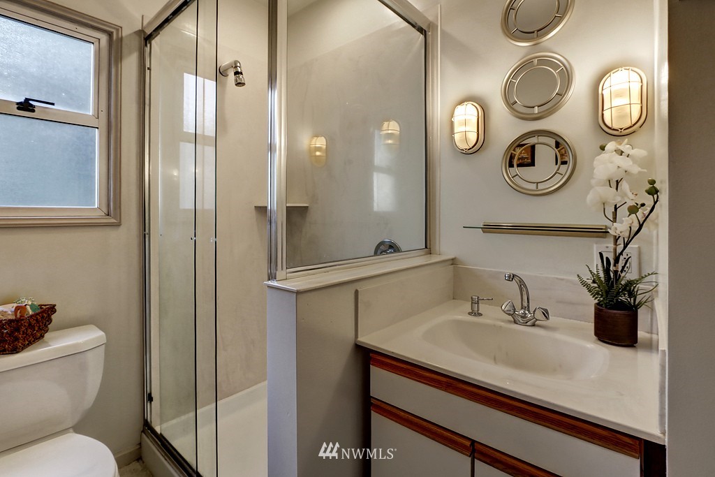 2300 North 57th Street Seattle, WA 98103 - Photo 13 of 21