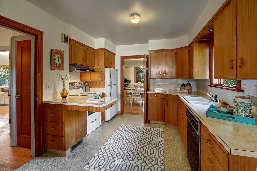 2300 North 57th Street Seattle, WA 98103 - Photo 8 of 21