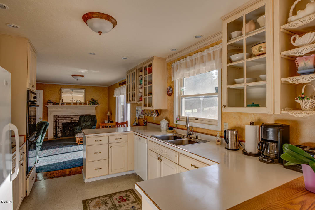 16 Fred Taylor Road Siletz, OR 97380 - Photo 12 of 34 Kitchen