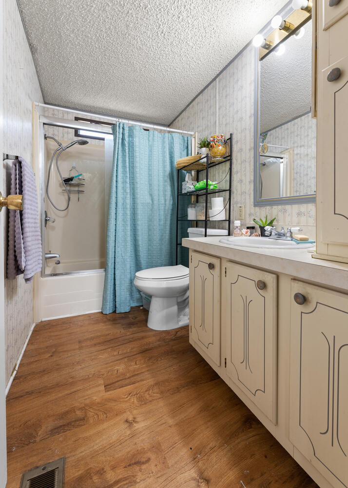 35312 Lenard Road Springville, CA 93265 - Photo 25 of 37 Bathroom 2