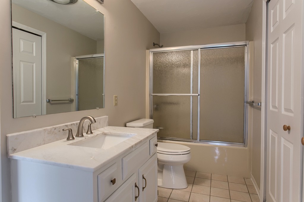 610 Ridgefield Circle, Unit D Clinton, MA 01510 - Photo 19 of 30