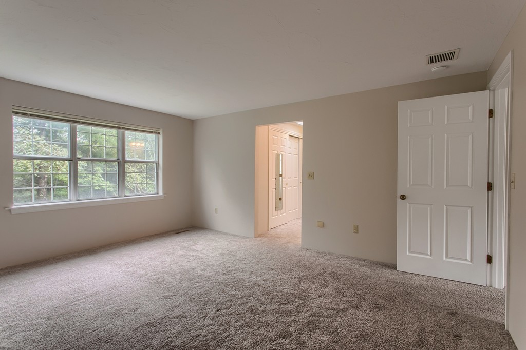 610 Ridgefield Circle, Unit D Clinton, MA 01510 - Photo 20 of 30