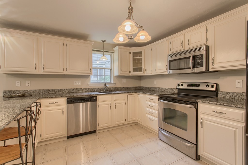 610 Ridgefield Circle, Unit D Clinton, MA 01510 - Photo 3 of 30