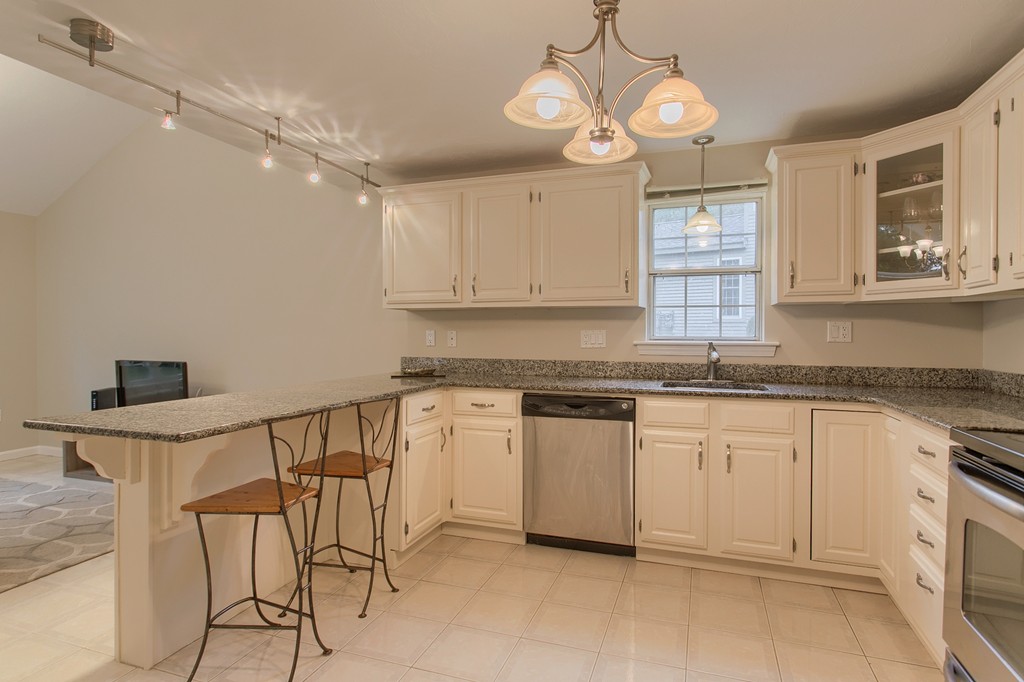 610 Ridgefield Circle, Unit D Clinton, MA 01510 - Photo 4 of 30