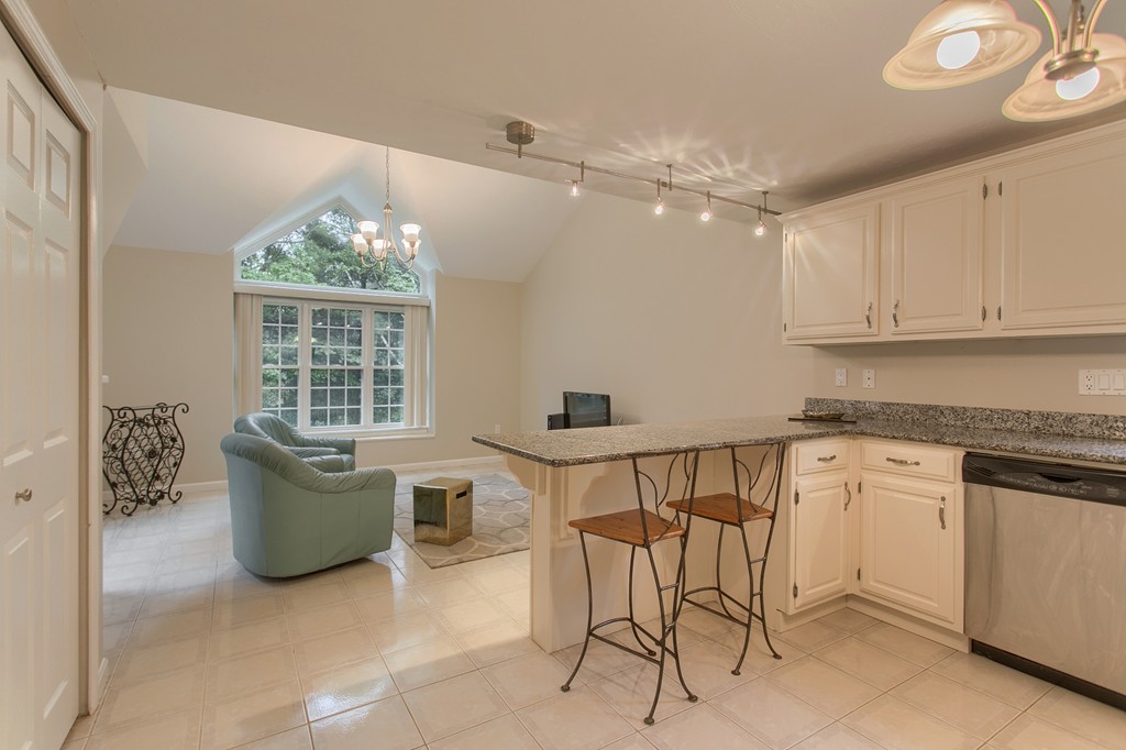610 Ridgefield Circle, Unit D Clinton, MA 01510 - Photo 6 of 30