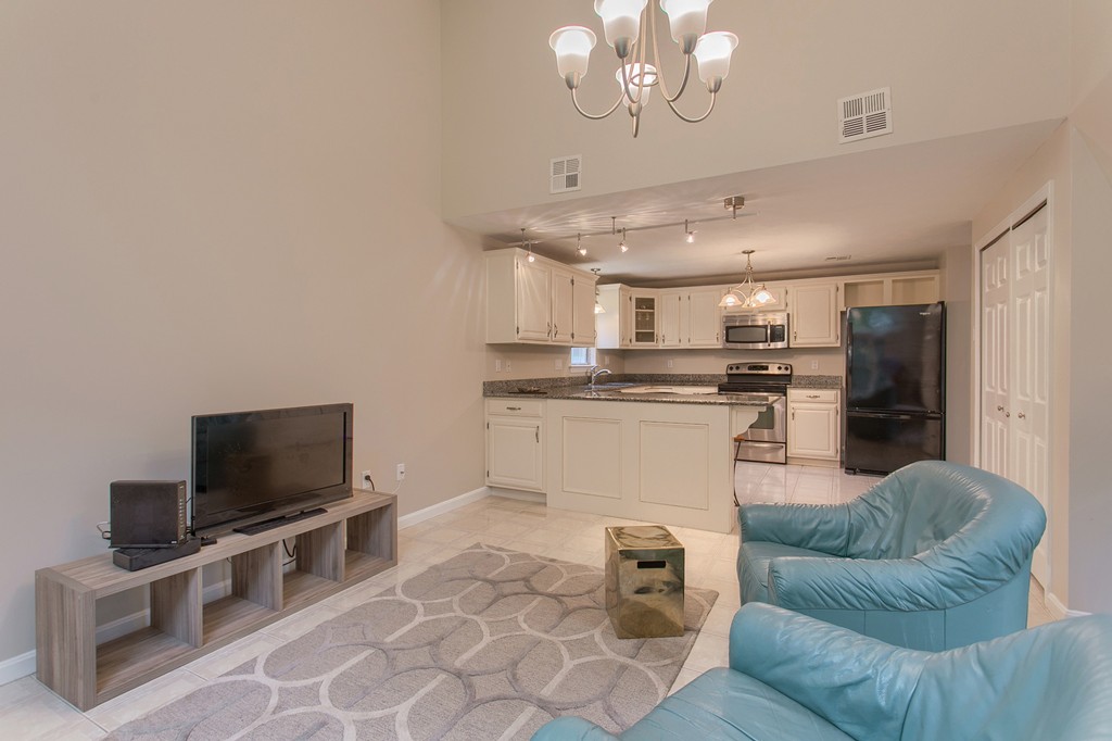 610 Ridgefield Circle, Unit D Clinton, MA 01510 - Photo 7 of 30