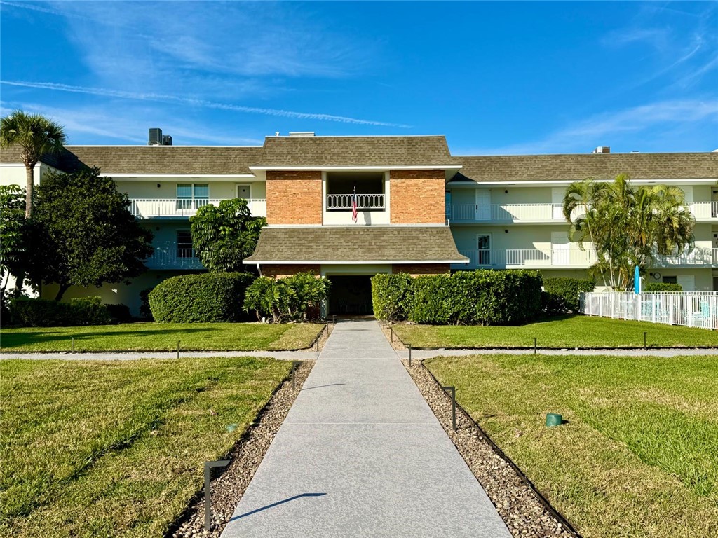 200 Greytwig Road, Unit 212 Vero Beach, FL 32963 - Photo 6 of 30