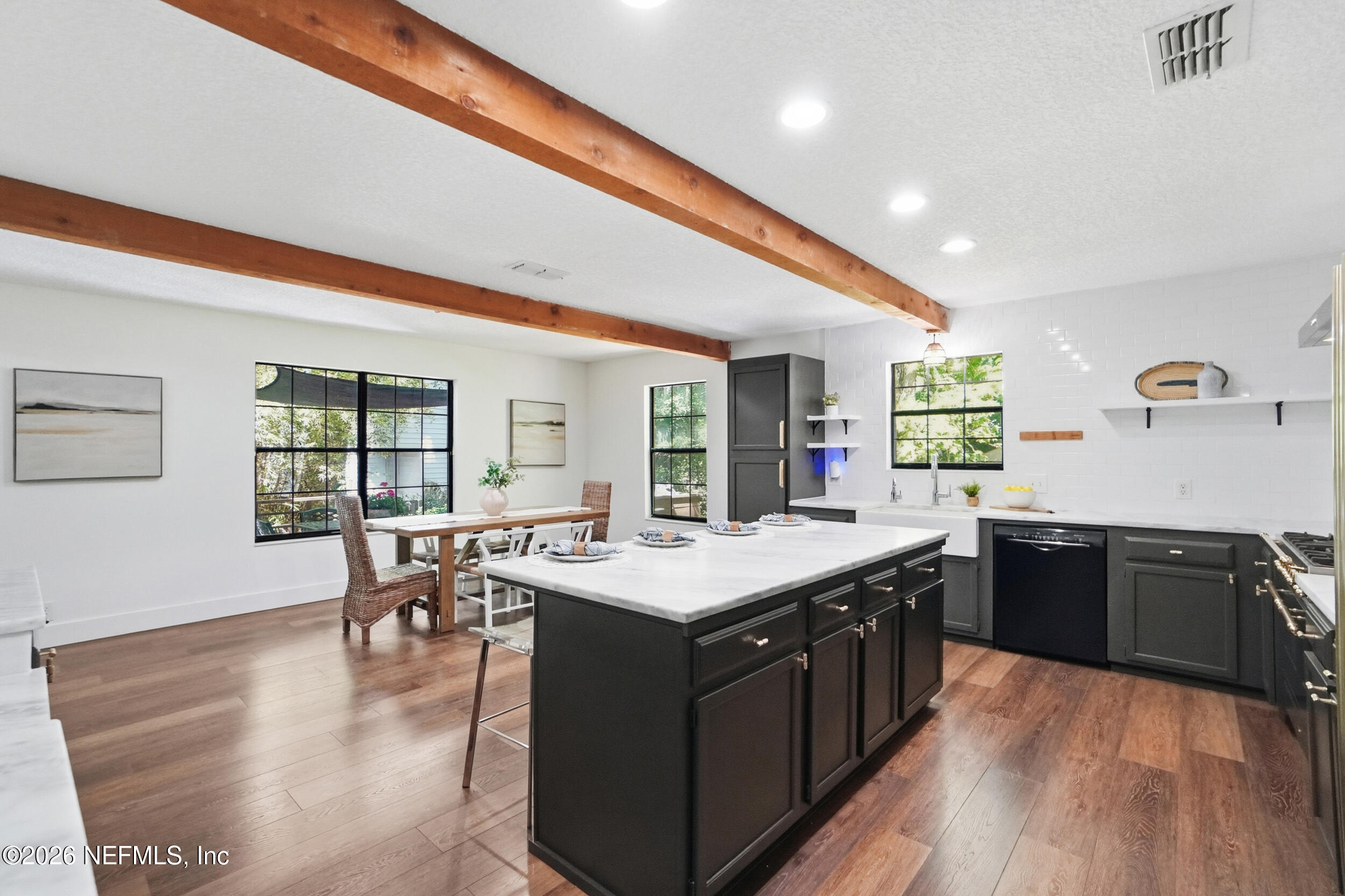 355 19th Street Atlantic Beach, FL 32233 - Photo 15 of 37 Eating Space