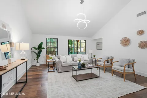 $1,090,000 | 355 19th Street, Atlantic Beach, FL 32233