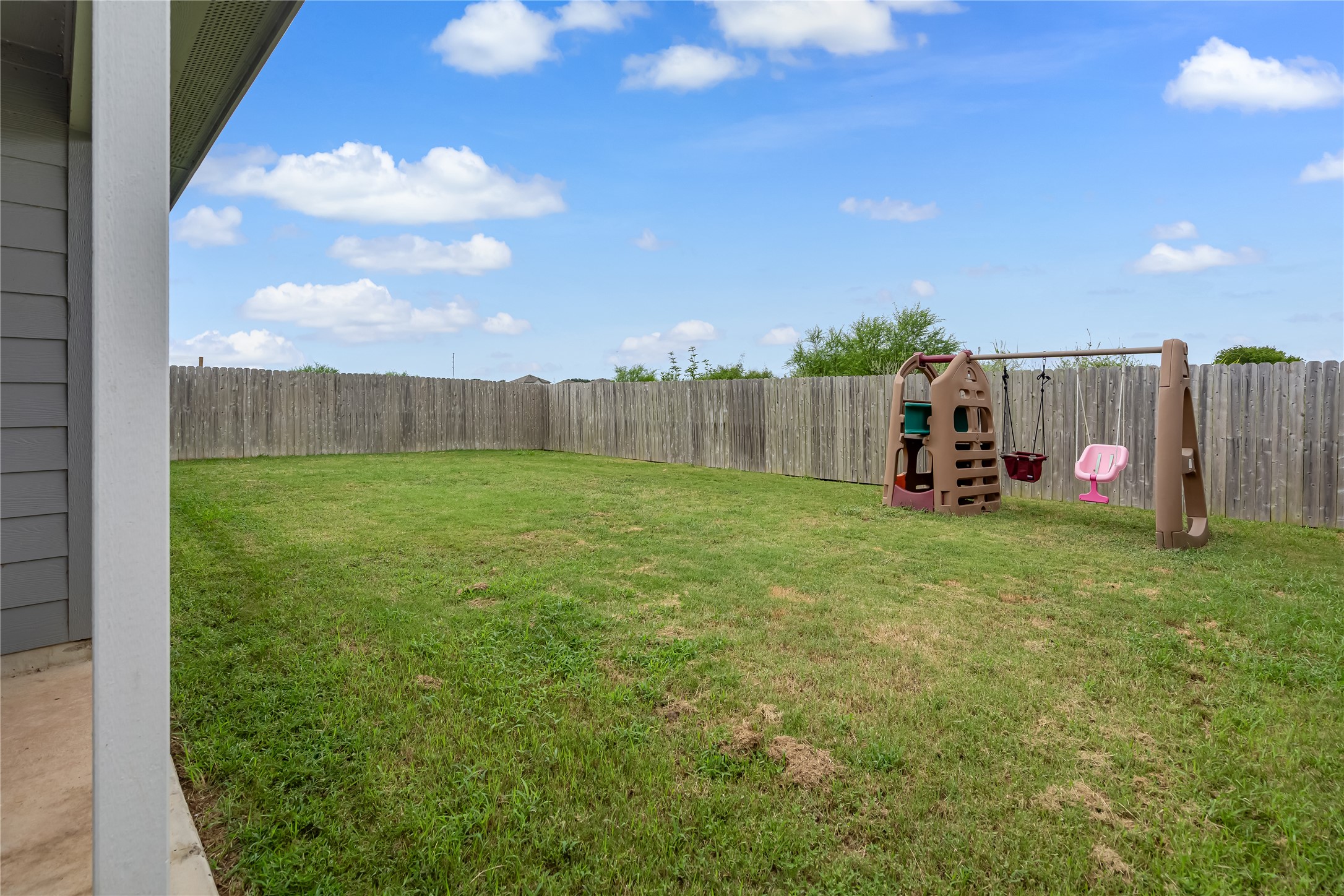 8022 Front Nine Lane Navasota, TX 77868 - Photo 27 of 30 a view of a backyard with a garden