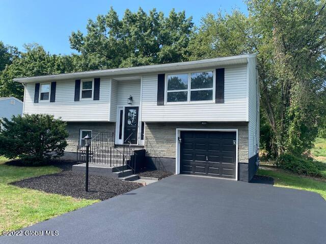 1204 Fort Hunter Road Schenectady, NY 12303 - Photo 2 of 34 IMG_6390