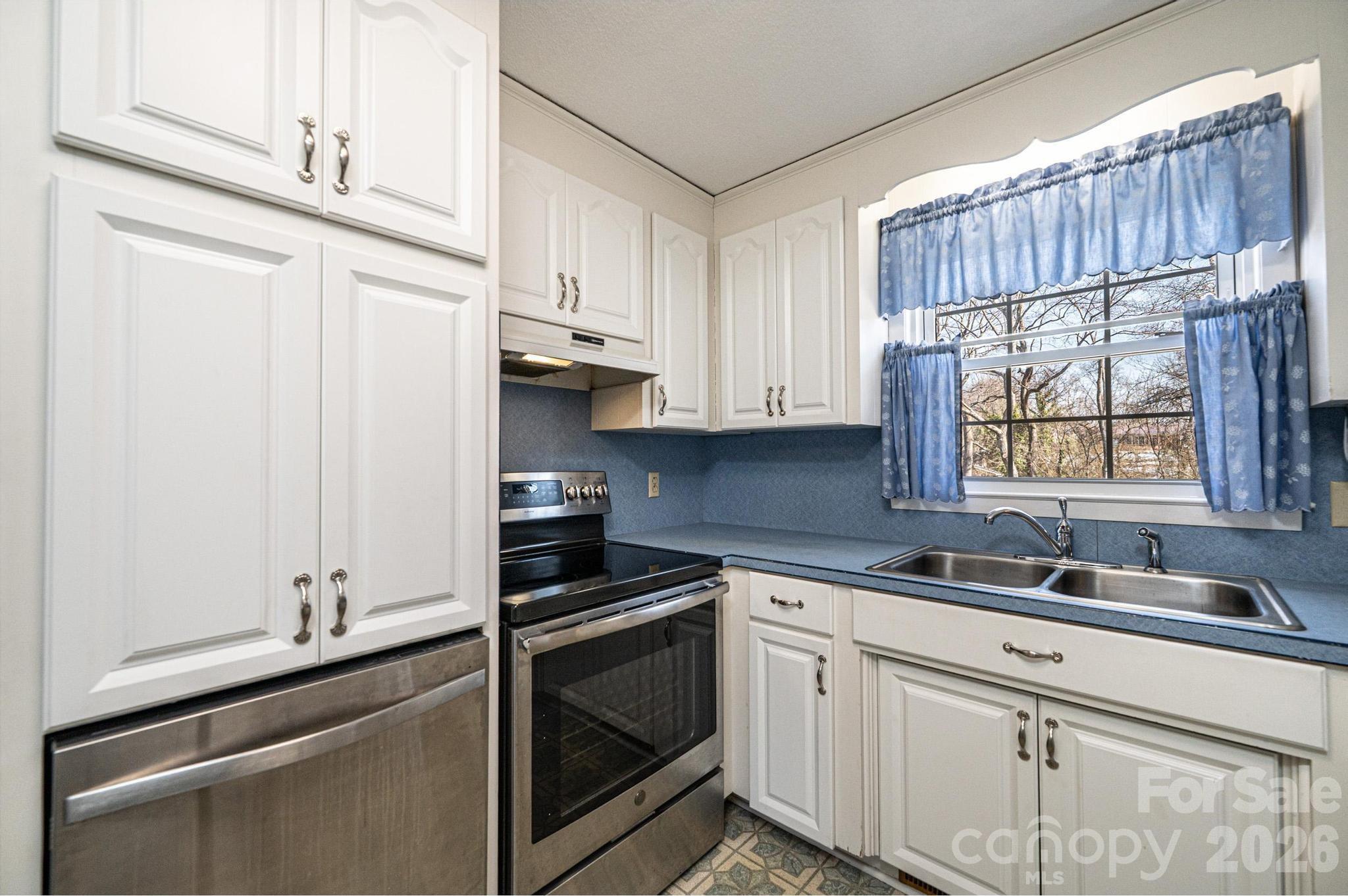 1005 2nd Street Southeast Conover, NC 28613 - Photo 12 of 43