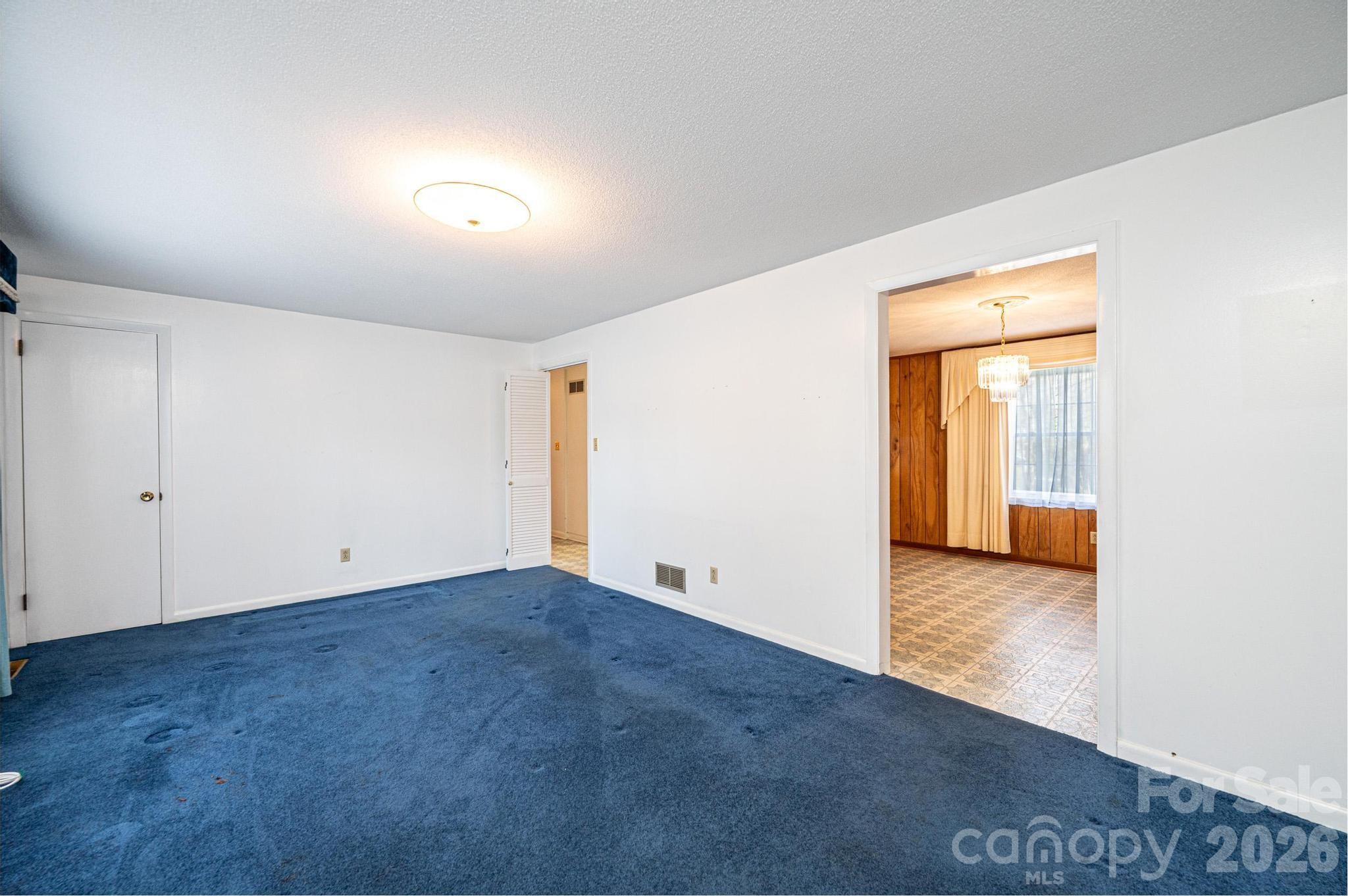 1005 2nd Street Southeast Conover, NC 28613 - Photo 3 of 43