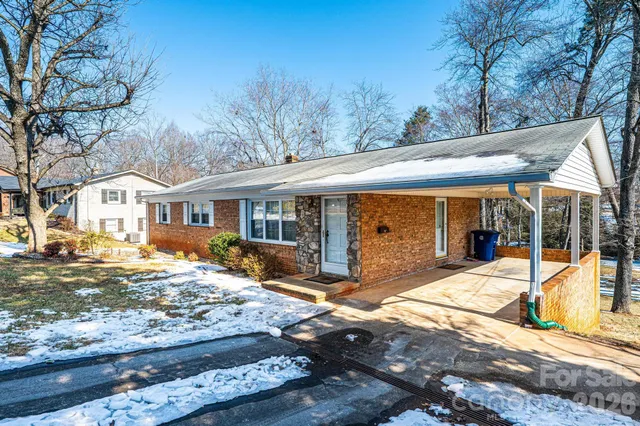 $239,900 | 1005 2nd Street Southeast, Conover, NC 28613