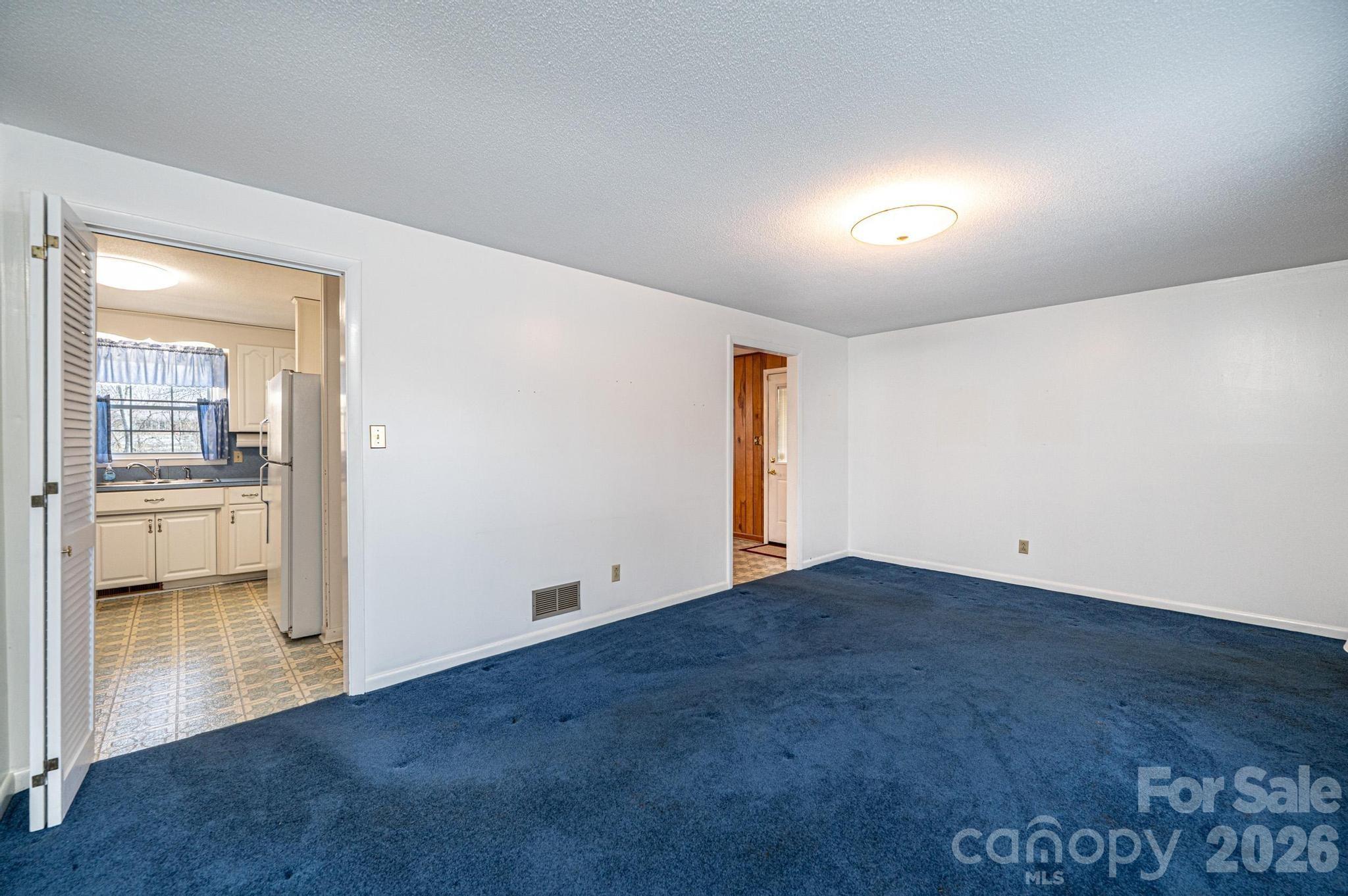 1005 2nd Street Southeast Conover, NC 28613 - Photo 4 of 43