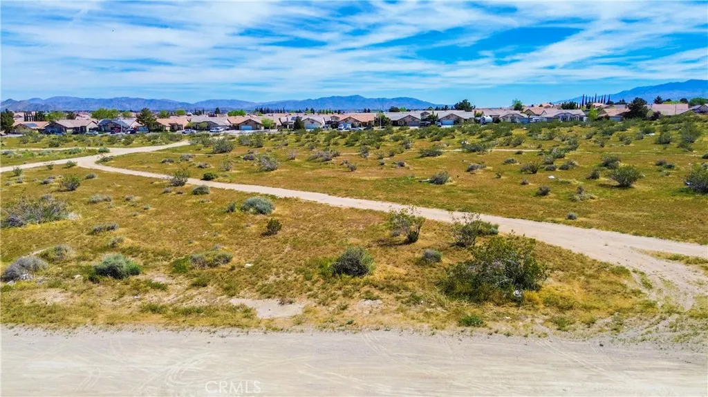 0 8th Victorville, CA 92395 - Photo 5 of 10 a view of a city