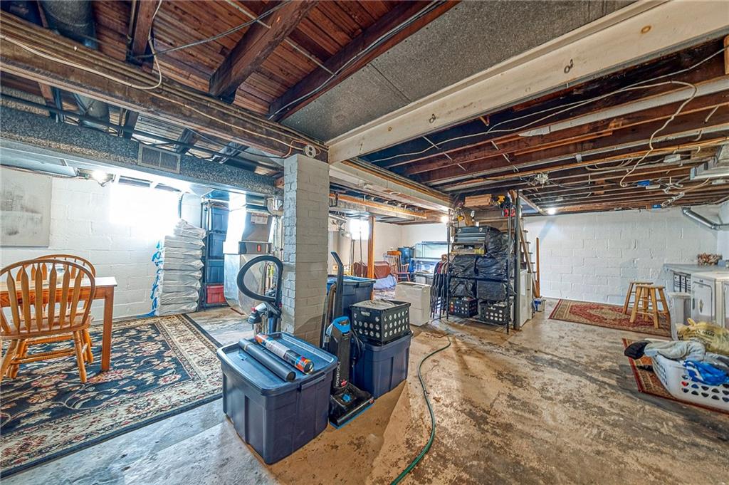 1440 Ohio Street Beaver, PA 15009 - Photo 25 of 36 a living room with furniture