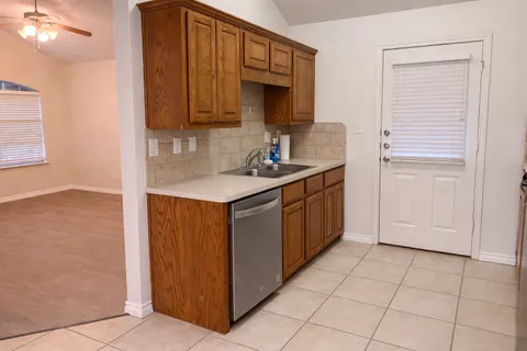 $299,999 | 515 Olaf Drive, Unit A & B, Temple, TX 76504