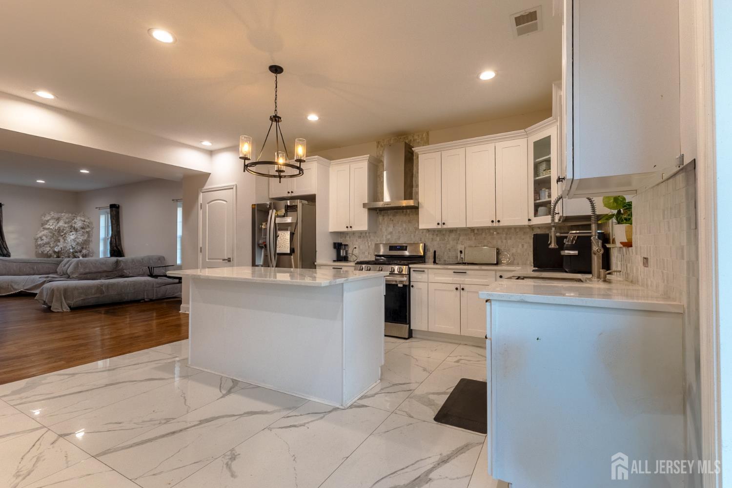 55 Walnut Street Edison, NJ 08817 - Photo 14 of 29