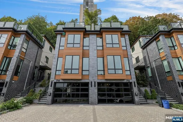 $1,620,000 | 720 Undercliff Avenue, Edgewater, NJ 07020