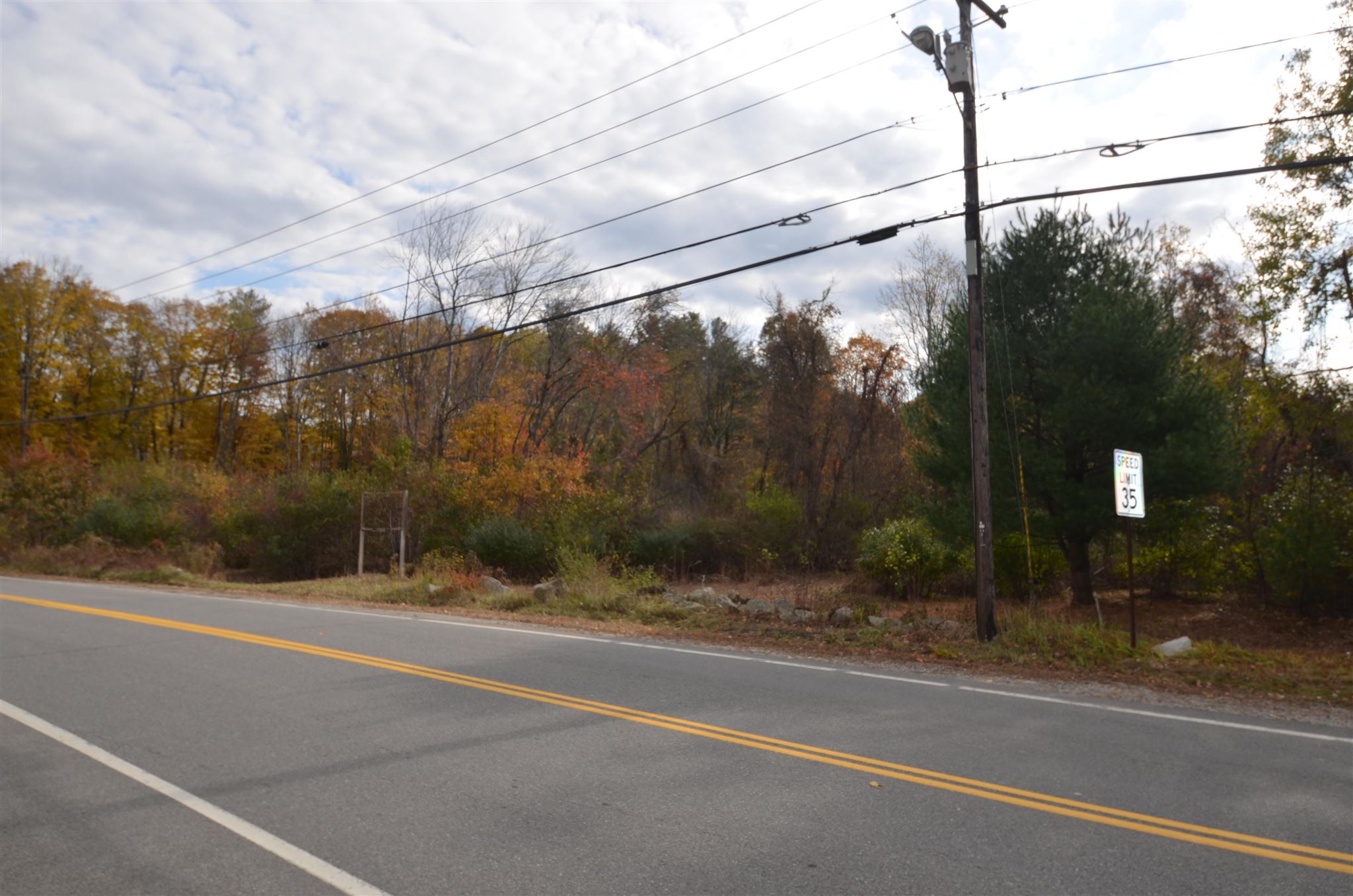 5 Whitehall Road Hooksett, NH 03106 - Photo 2 of 5