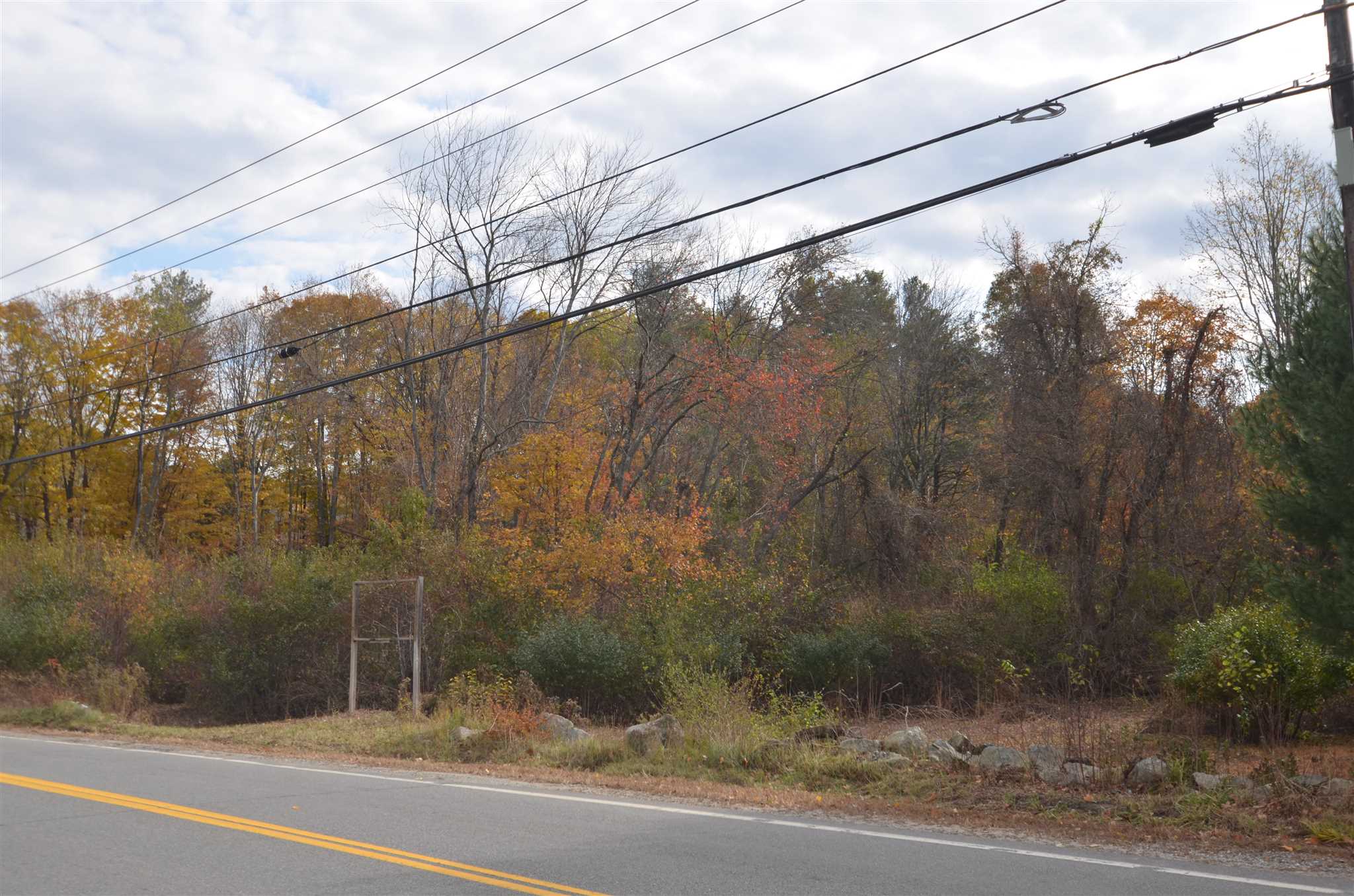 5 Whitehall Road Hooksett, NH 03106 - Photo 3 of 5
