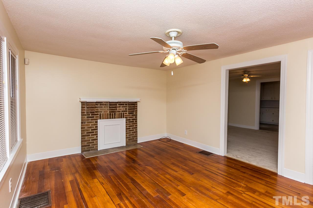 2512 Rochelle Street Durham, NC 27703 - Photo 5 of 23 Gallery Image 5