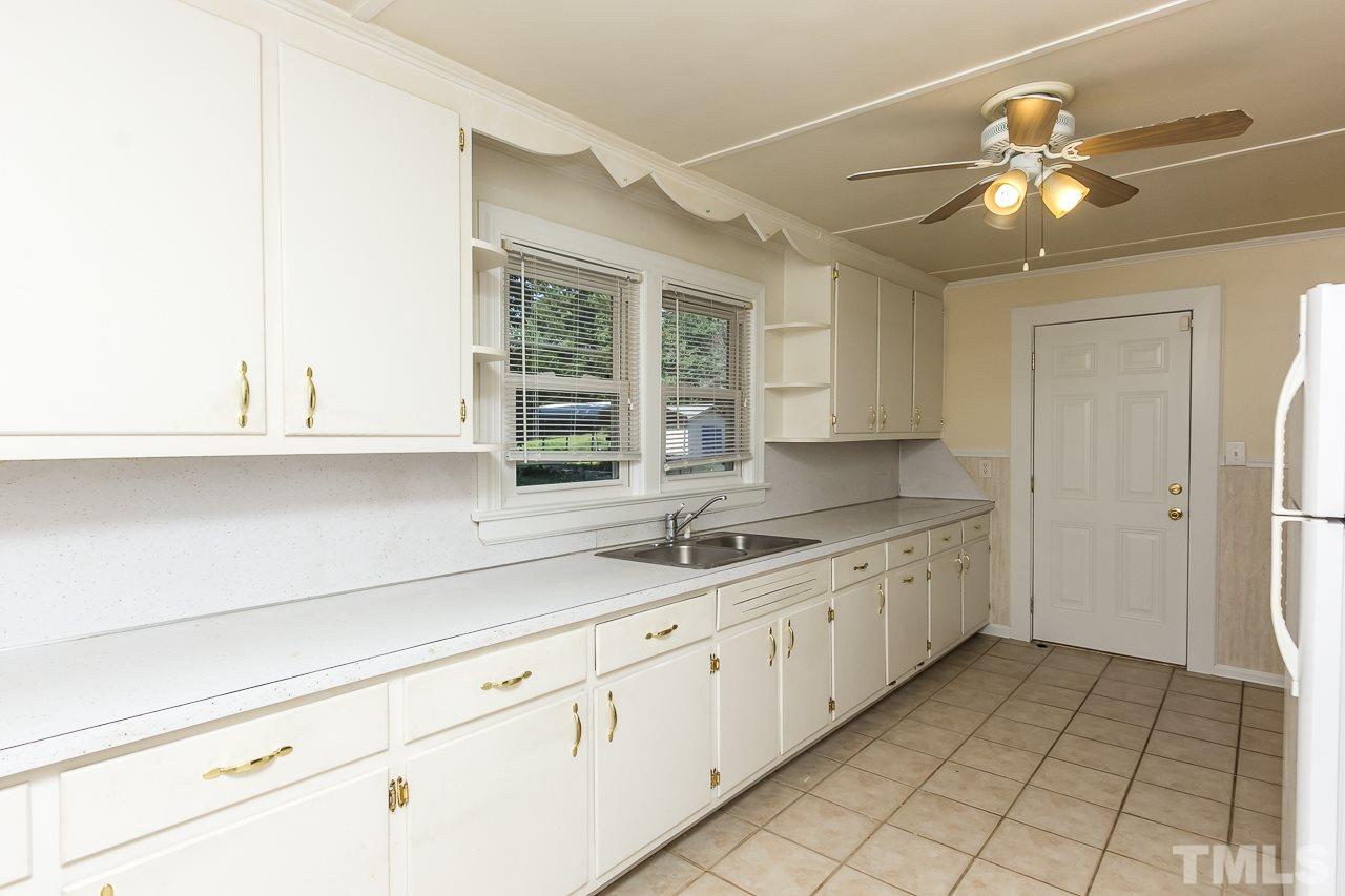 2512 Rochelle Street Durham, NC 27703 - Photo 7 of 23 Gallery Image 7