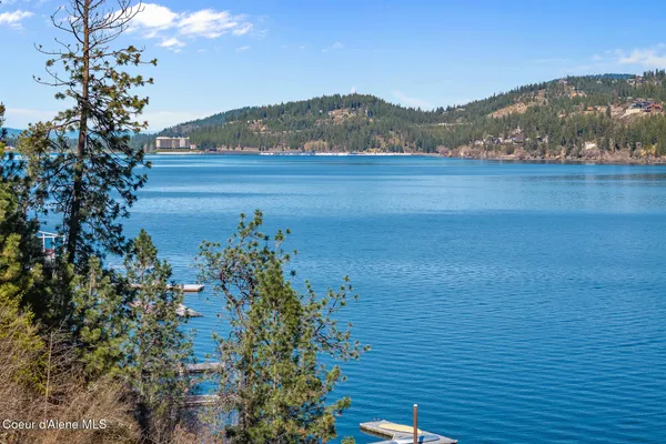 $795,000 | 3797 East Bridgeview Drive, Harrison, ID 83833