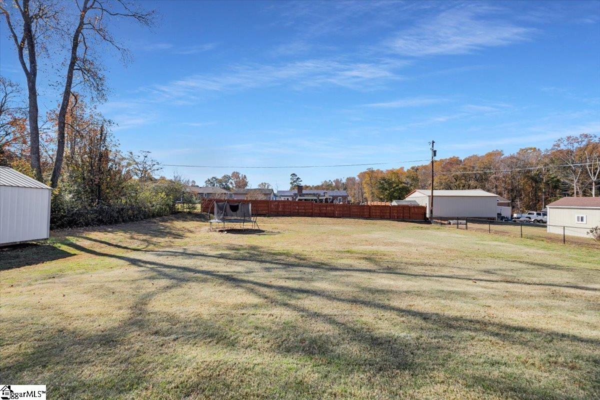 129 James Avenue Wellford, SC 29385 - Photo 9 of 36