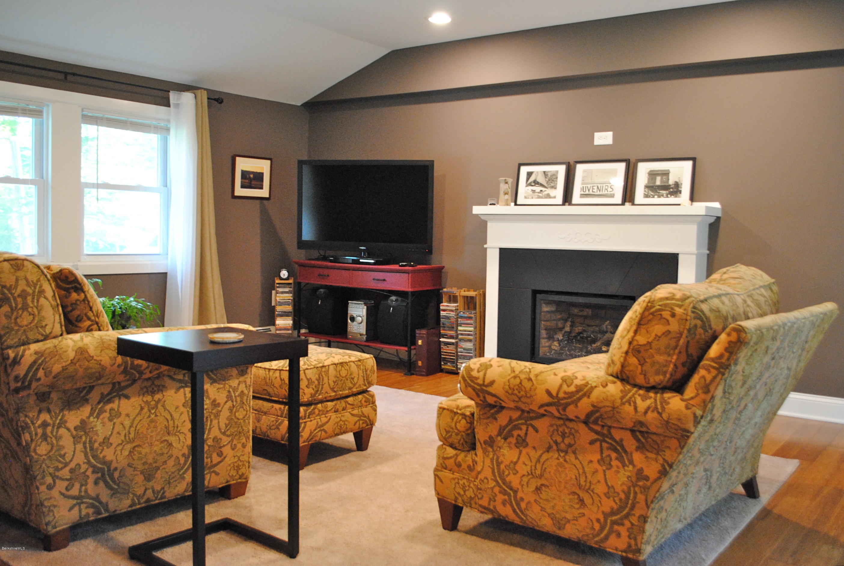 117 New Lenox Road Lenox, MA 01240 - Photo 3 of 7 Reilly Living2