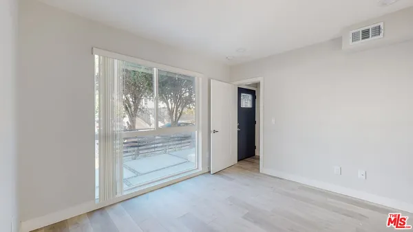$3,574 | 236 Rosemont Avenue, Unit 1/2, Los Angeles, CA 90026
