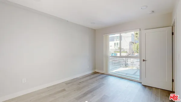 $3,574 | 236 Rosemont Avenue, Unit 1/2, Los Angeles, CA 90026