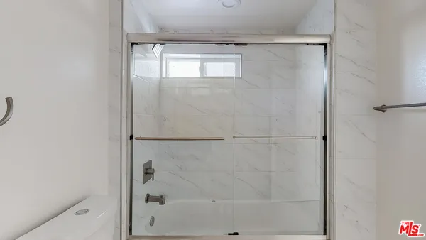 $3,574 | 236 Rosemont Avenue, Unit 1/2, Los Angeles, CA 90026