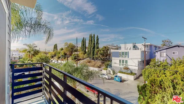 $3,574 | 236 Rosemont Avenue, Unit 1/2, Los Angeles, CA 90026