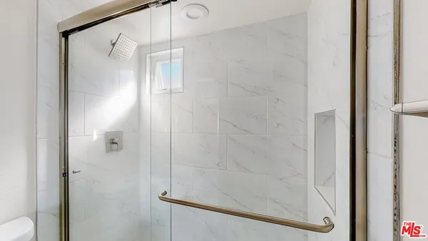 $3,574 | 236 Rosemont Avenue, Unit 1/2, Los Angeles, CA 90026