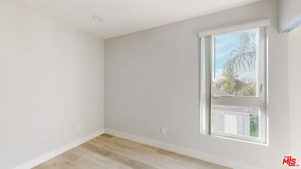$3,574 | 236 Rosemont Avenue, Unit 1/2, Los Angeles, CA 90026