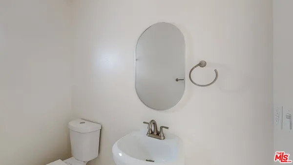 $3,574 | 236 Rosemont Avenue, Unit 1/2, Los Angeles, CA 90026