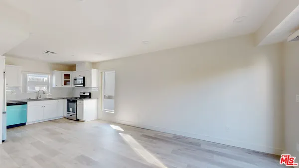 $3,574 | 236 Rosemont Avenue, Unit 1/2, Los Angeles, CA 90026