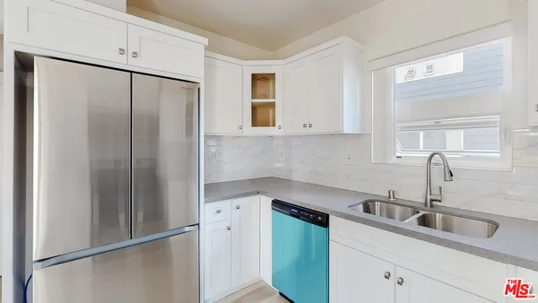 $3,574 | 236 Rosemont Avenue, Unit 1/2, Los Angeles, CA 90026