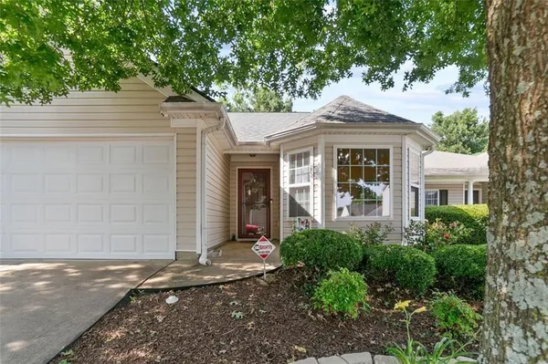$2,100 | 64 Hill Crest Circle, Hiram, GA 30141